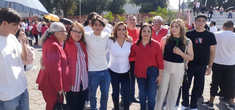 La gente lo que quiere con resultados: Ana Muñiz Neura, al registrarse por la reelección de San Mateo Atenco